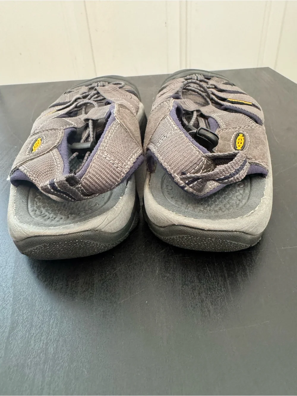 Keen Men’s Newport H2 Closed Toe Water Hiking Sandal Grey Navy Blue Size US 9